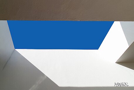 Licht & Schatten | Blue and White four null