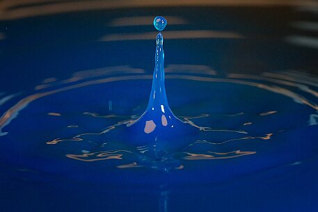 Wassertropfen Blau null