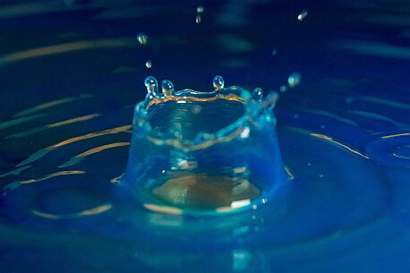Wassertropfen Blau null