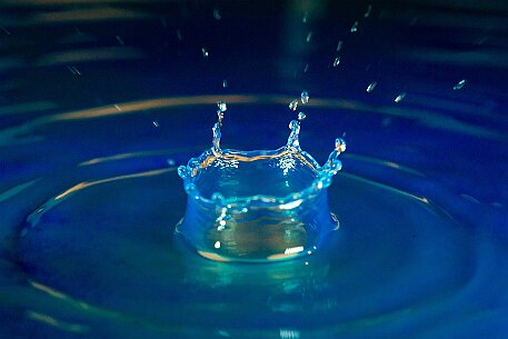 Wassertropfen Blau null