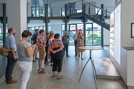 Nora Weinheim | Werksbesichtigung Kautschukboden null