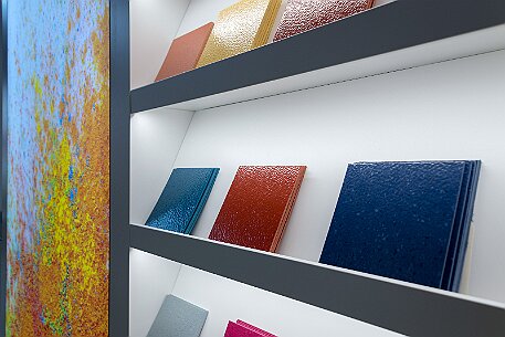 Nora Weinheim | Werksbesichtigung Kautschukboden null