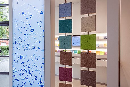 Nora Weinheim | Werksbesichtigung Kautschukboden null