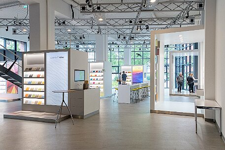 Nora Weinheim | Werksbesichtigung Kautschukboden null