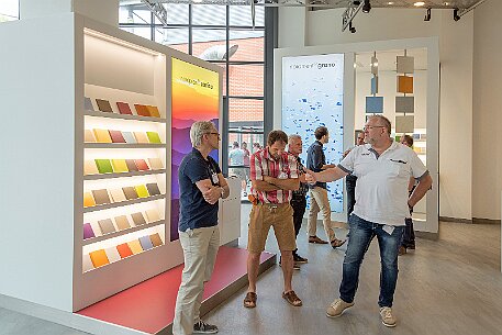 Nora Weinheim | Werksbesichtigung Kautschukboden null