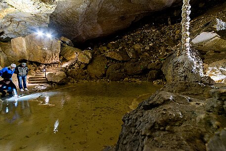 Die Grotten von Réclère im Jura null