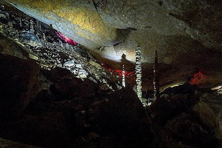 Die Grotten von Réclère im Jura null