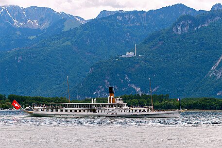 Genfersee mit Raddampfer La Suisse null